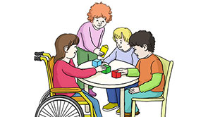 Vier Kinder spielen an einem Tisch mit Klötzchen. Ein Kind sitzt im Rollstuhl.
